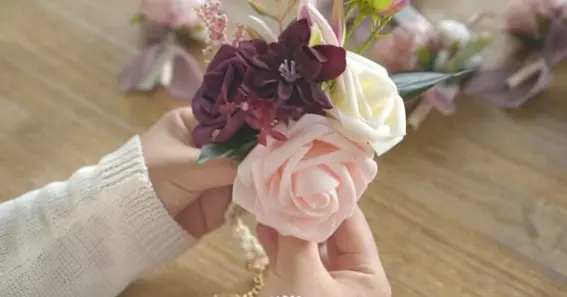 Step-By-Step Guide To Making Your Homemade Corsage